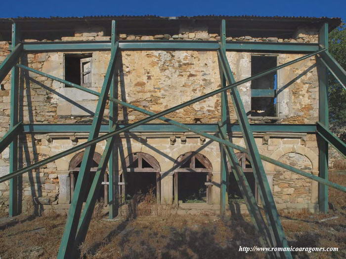 PANTA OCCIDENTAL DEL CLAUSTRO, APUNTALADA